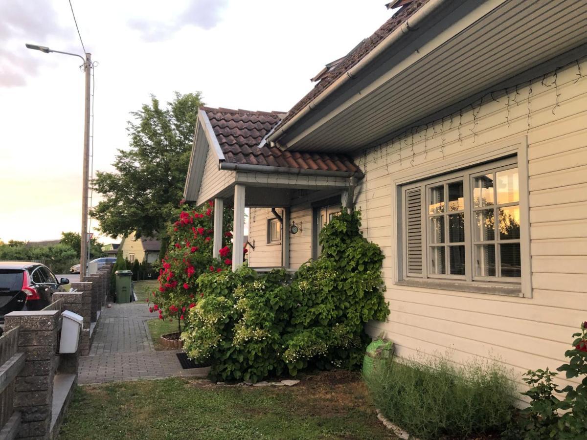 Manni Homestay Kuressaare Exterior foto